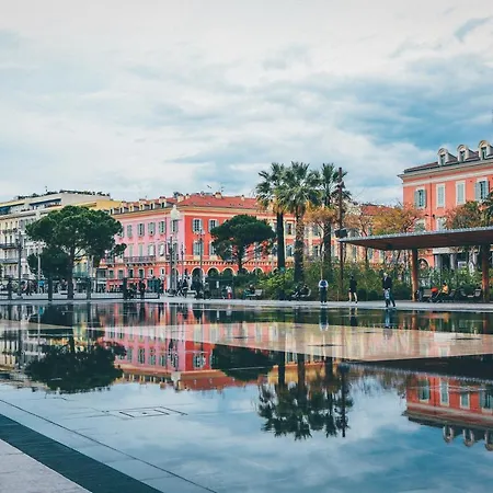 Escale De Nice